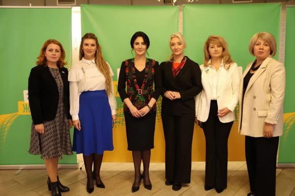 «Жіноча сила на шляху до перемоги» - форум у Вінниці зібрав представниць всіх сфер діяльності