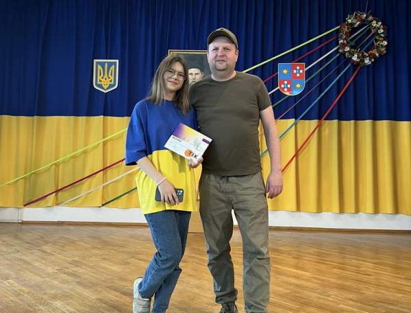 Школярка з Вінниччини співами зібрала для ЗСУ понад 300 тисяч гривень