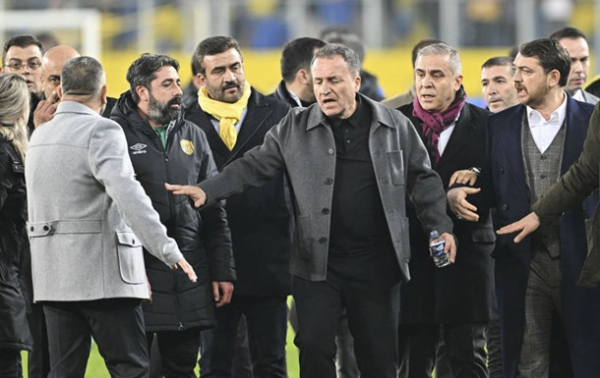 У Туреччині покарали президента клубу, який вдарив футбольного арбітра
