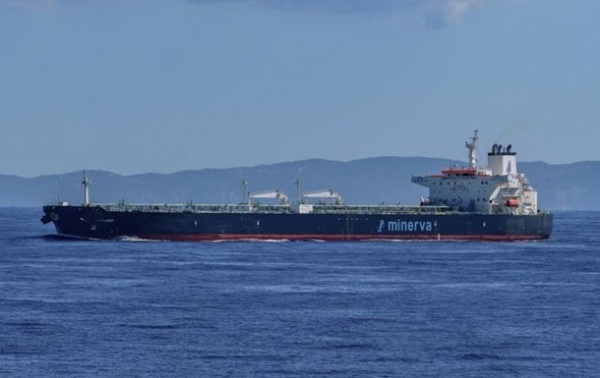 У морі застрягли 14 танкерів з російською нафтою через санкції США - ЗМІ