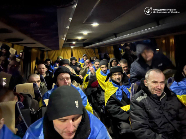 Додому з полону повернулись 230 українських захисників