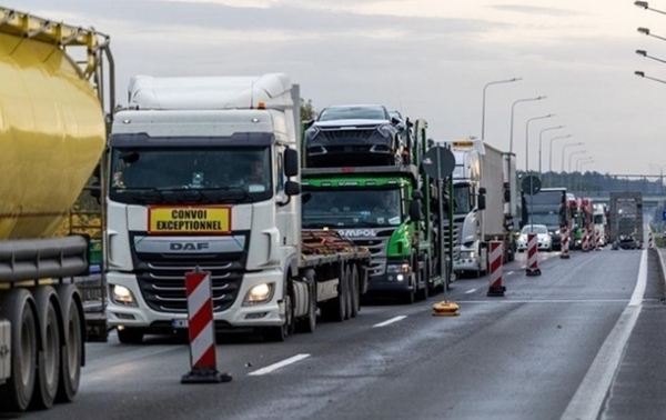 Блокада кордону спричинила проблеми з доставкою гумвантажів - ДПСУ
