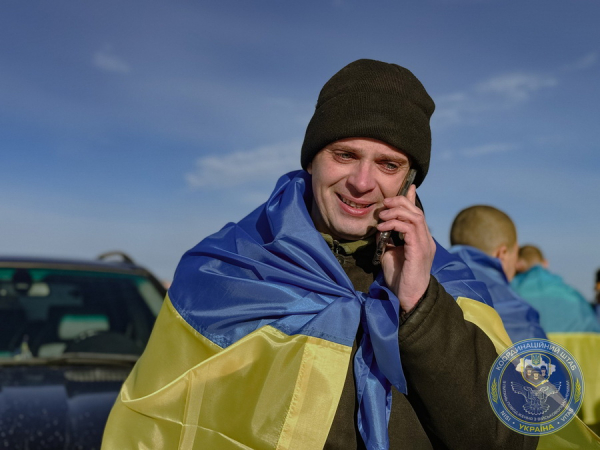 Додому з полону повернулись 207 українських захисників