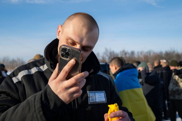 Додому з полону повернулись 207 українських захисників