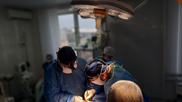 Вінницькі хірурги за три тижні провели три важких операції на обличчі пацієнтів