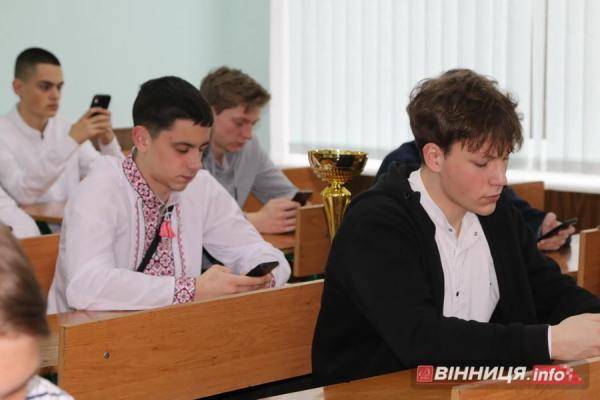 У Вінниці студенти і викладачі встановили рекорд України