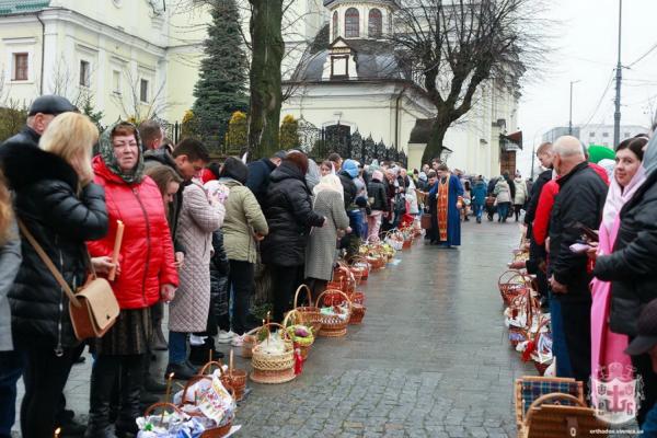 Коли в соборі ПЦУ освячуватимуть паски, і де ще українські церкви у Вінниці
