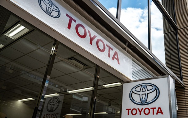Росія знищила склад запчастин Toyota в Україні