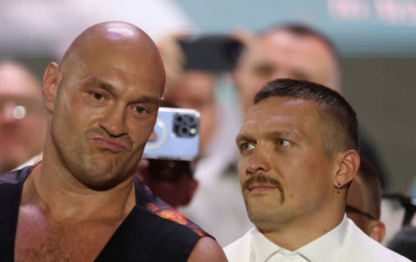 Сенсаційний розворот: Усик натякає на трилогію з Ф’юрі