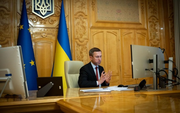 Уряд відновлює призупинені видатки бюджету